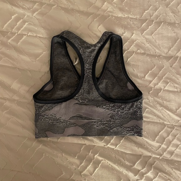 Gymshark ADAPT CAMO SEAMLESS SPORTS BRA - Black Friday! 🧨 - Picture 6 of 6